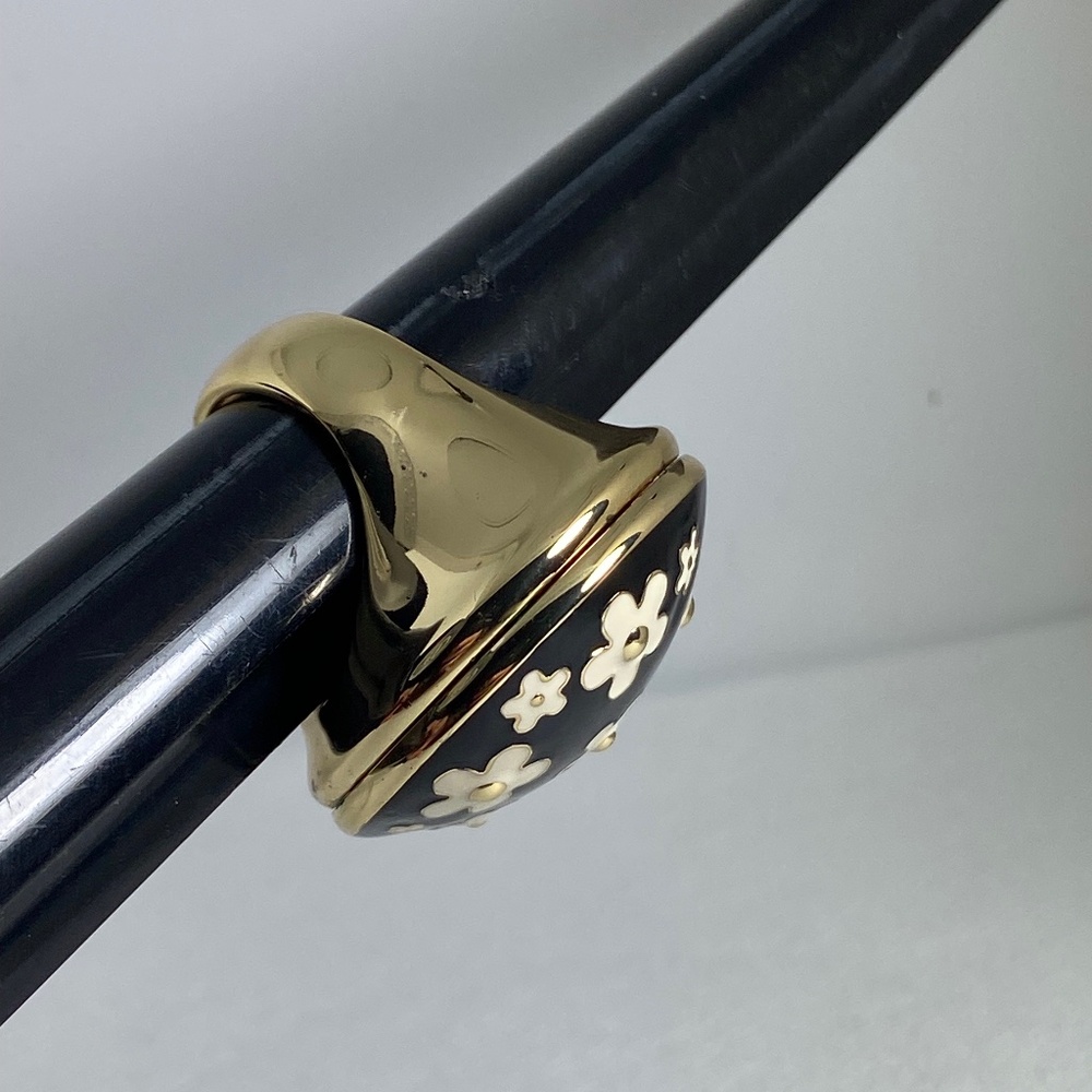 Marc Jacobs Daisy solid perfume ring - Picture 11 of 14